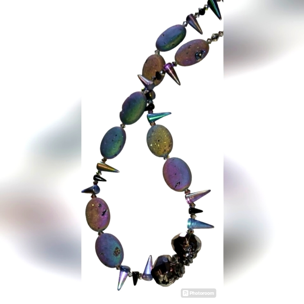 Rainbow druzy geode agate crystal necklace with glass skulls & spikes &earrings - Picture 5 of 15